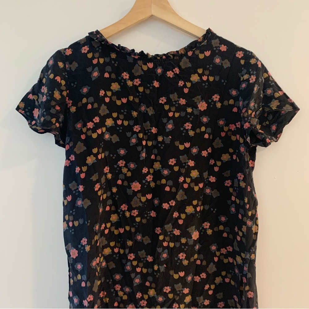 Chic Floral Short Sleeve Top - Black